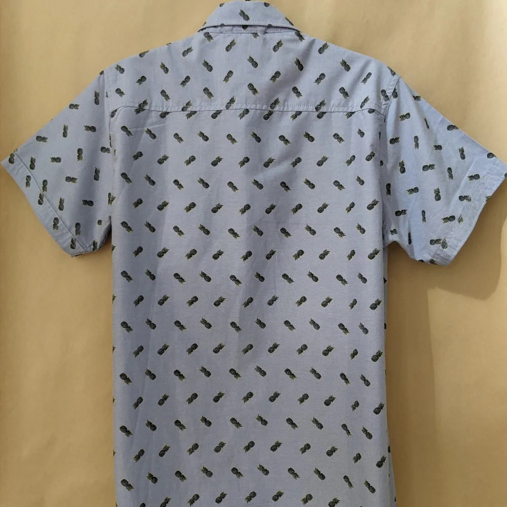 Short sleeve blue button up, pineapple print. Free Planet: men's Large. - Picture 8 of 12